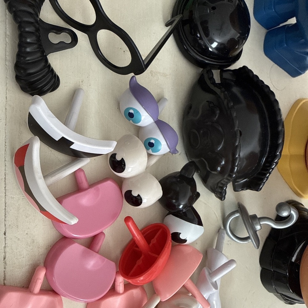 Lot Potato Head Lot Pieces Mixed 33 Including 3 Potato ๐ฅ Pirate ๐ฉ ๐ ๐ - Picture 4 of 5